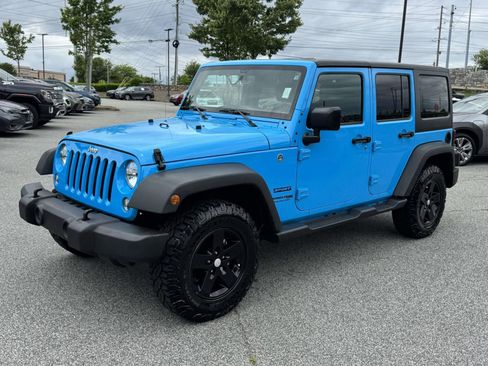 Used 2018 Jeep Wrangler Unlimited Sport S AWD/4WD image 3