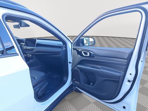 New 2026 Jeep Compass Limited w/ Sun, Sound & Navigation Group image 17