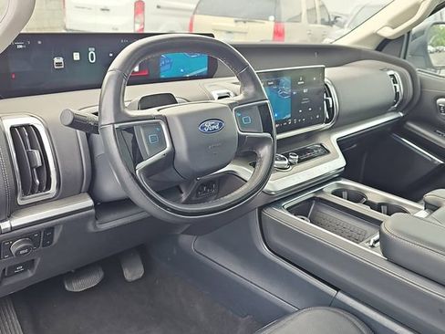 Certified 2025 Ford Expedition Platinum AWD/4WD image 13