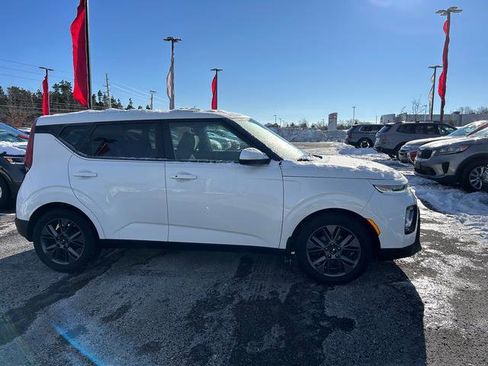 Certified 2020 Kia Soul EX image 3