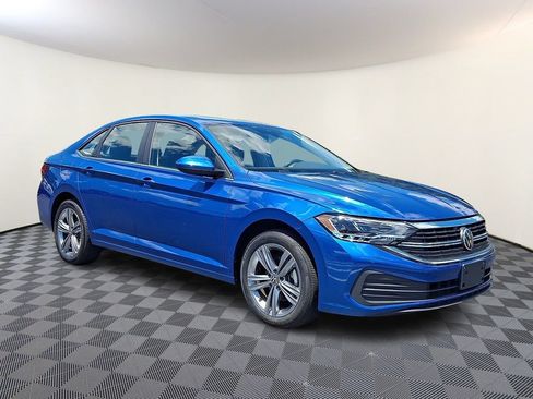 Used 2024 Volkswagen Jetta SE FWD image 1
