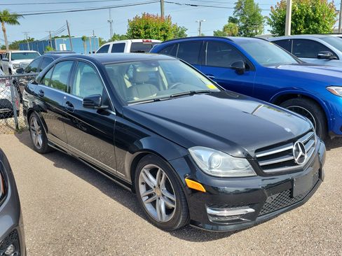 Used 2014 Mercedes-Benz C 300 4MATIC Sedan image 2