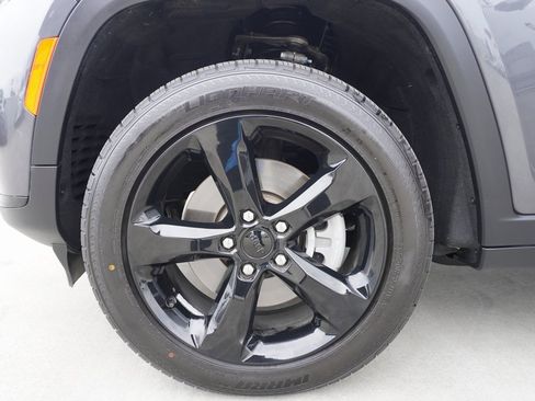 Used 2022 Jeep Grand Cherokee L Laredo image 26