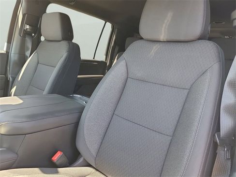 New 2026 Chevrolet Suburban LS image 23