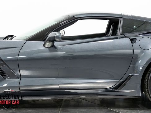Used 2017 Chevrolet Corvette Z06 RWD image 38