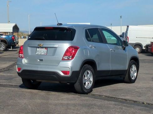 Used 2022 Chevrolet Trax LS w/ Tint and Cruise Package FWD image 8