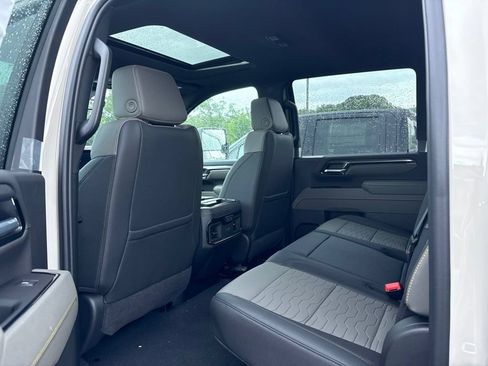 New 2026 Chevrolet Silverado 2500 ZR2 w/ ZR2 Bison Edition AWD/4WD image 9