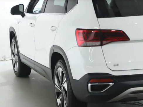 Used 2024 Volkswagen Taos SE AWD/4WD image 42