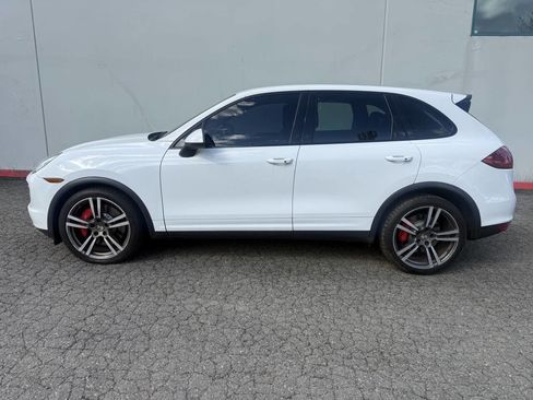 Used 2013 Porsche Cayenne Turbo image 13