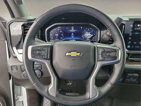 Used 2025 Chevrolet Silverado 2500 LT w/ Convenience Package AWD/4WD image 19