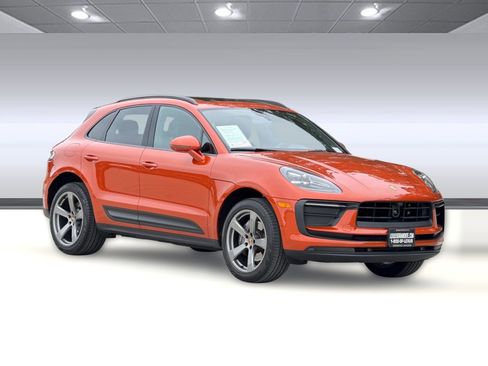 Used 2024 Porsche Macan AWD/4WD image 6