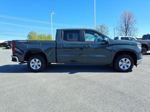Used 2025 Chevrolet Silverado 1500 LT AWD/4WD image 3