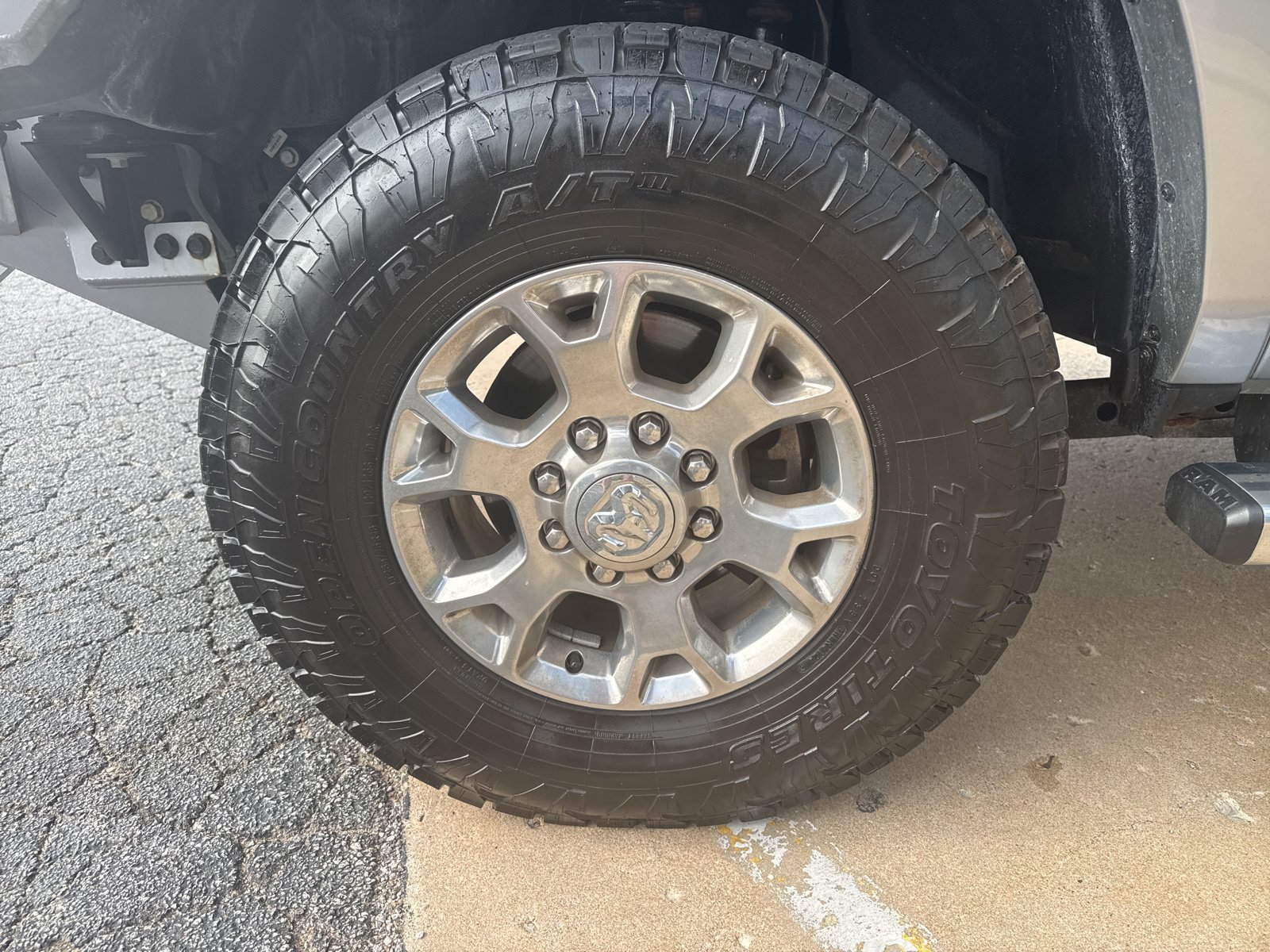 Used 2022 RAM 2500 Laramie AWD/4WD image 9