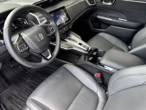 Used 2018 Honda Clarity Touring image 2
