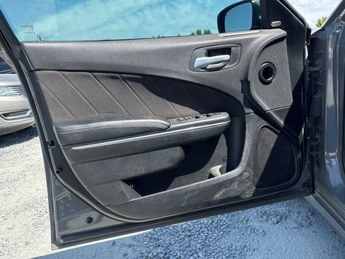 Used 2018 Dodge Charger SXT Plus RWD image 15