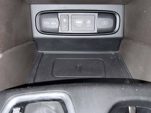 Used 2020 Hyundai Santa Fe Limited image 25