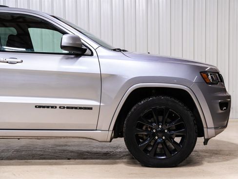 Used 2018 Jeep Grand Cherokee Altitude image 9
