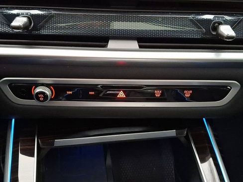 Used 2025 BMW X7 xDrive40i image 19