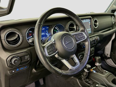 Used 2023 Jeep Wrangler Unlimited Sahara w/ Cold Weather Group AWD/4WD image 18