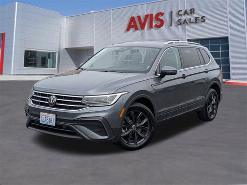 Used 2024 Volkswagen Tiguan SE image 1