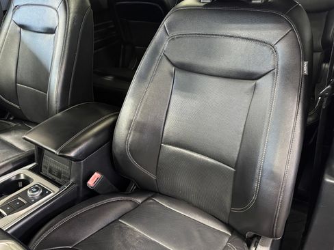 Used 2021 Ford Explorer Limited w/ Equipment Group 301A AWD/4WD image 32