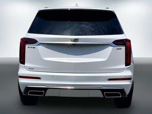 Used 2024 Cadillac XT6 Premium Luxury w/ Technology Package AWD/4WD image 3