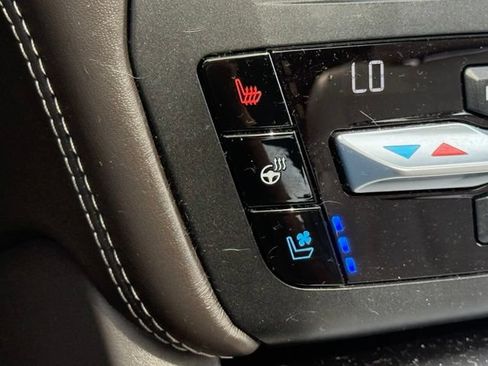 Used 2020 Ford Explorer Platinum w/ Premium Technology Package AWD/4WD image 33