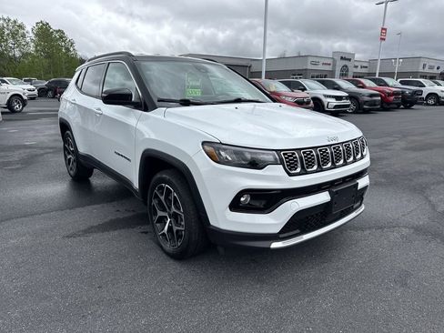 Used 2025 Jeep Compass Limited AWD/4WD image 1