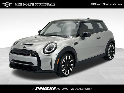 Certified 2024 MINI Cooper SE image 1