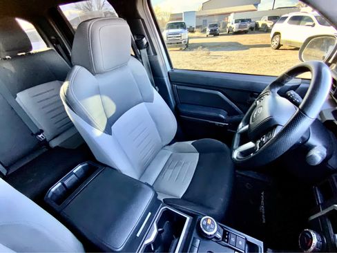 Used 2024 Toyota Tacoma TRD Off-Road image 30