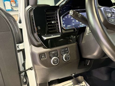 Used 2025 GMC Sierra 1500 SLT AWD/4WD image 22