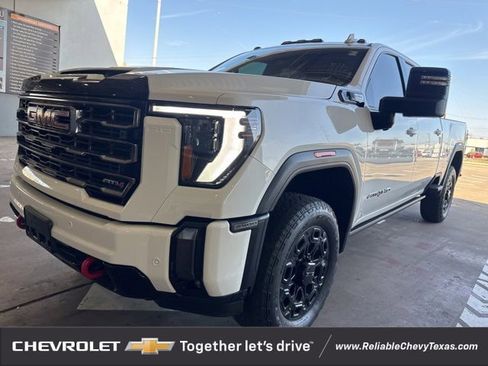 Certified 2024 GMC Sierra 2500 AT4 w/ AT4 Preferred Package image 3