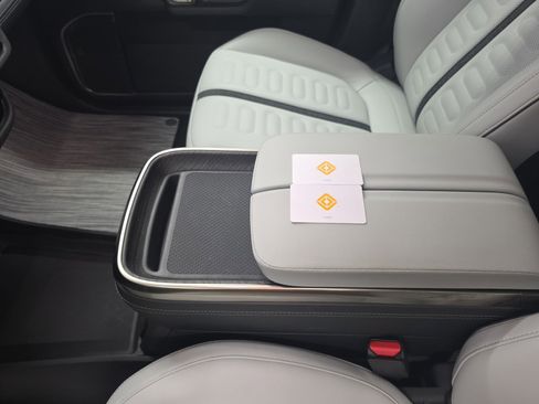 Used 2023 Rivian R1T Adventure image 29