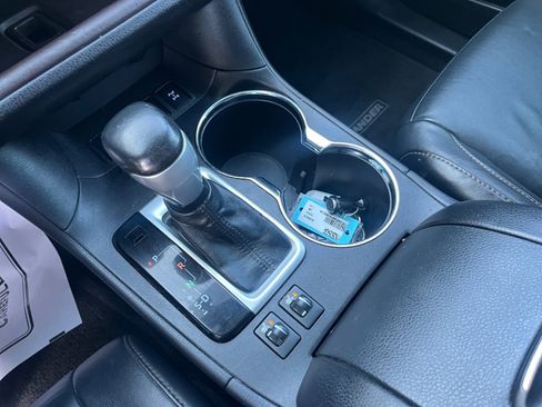 Used 2015 Toyota Highlander XLE image 32