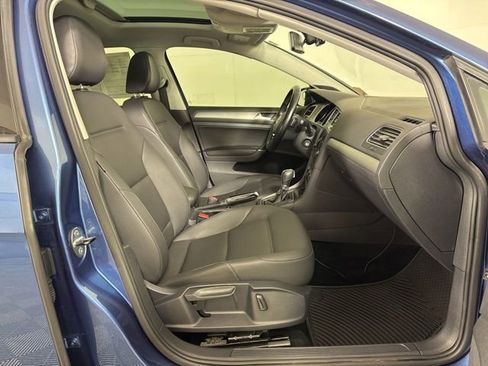 Used 2015 Volkswagen Golf TDI SE FWD image 4