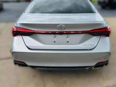 Used 2019 Toyota Avalon Limited w/ All Weather Liner Package image 4