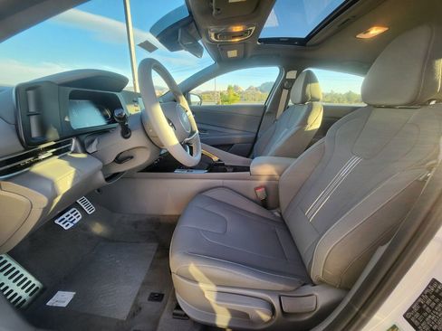 New 2026 Hyundai Elantra SEL Sport image 10