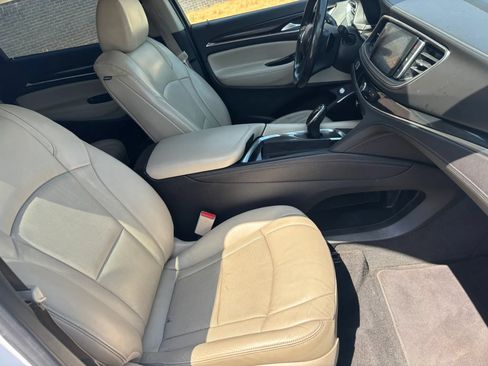 Used 2018 Buick Enclave Premium FWD image 21