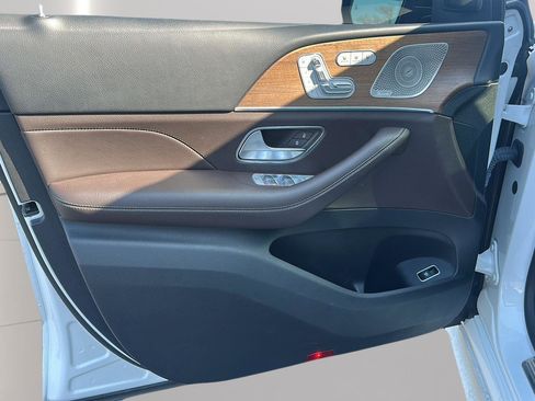 Used 2022 Mercedes-Benz GLS 450 4MATIC image 10