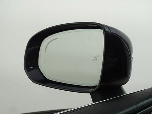 Used 2023 Volvo XC60 B5 Plus image 48