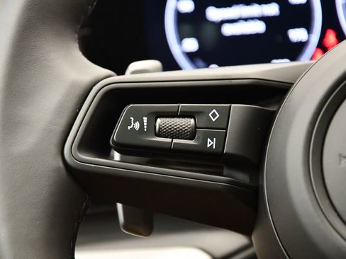 Used 2025 Porsche Cayenne S image 23