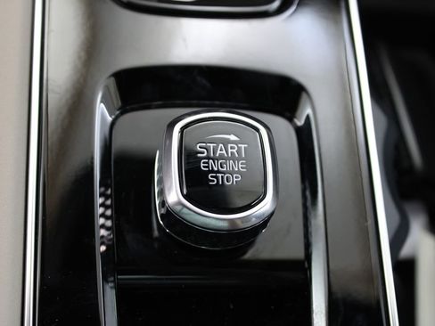New 2026 Volvo XC90 B5 Core AWD/4WD image 11