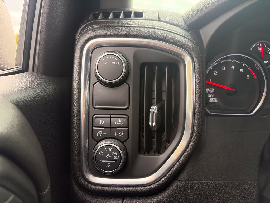 Used 2020 Chevrolet Silverado 1500 RST w/ Rally Edition RWD image 16