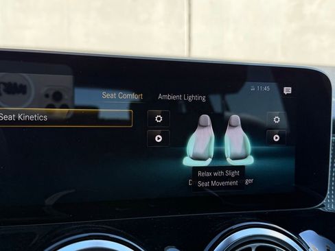 Used 2021 Mercedes-Benz GLB 250 image 10