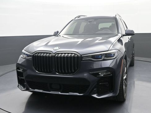 Used 2022 BMW X7 M50i AWD/4WD image 1