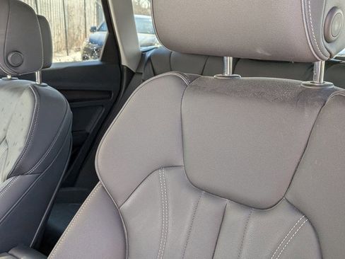 Used 2024 Audi Q5 e Premium w/ Convenience Package image 16