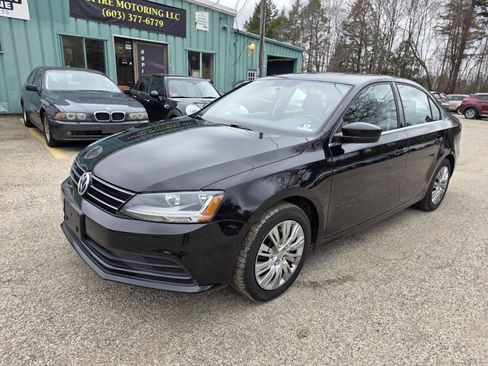 Used 2017 Volkswagen Jetta S FWD image 2