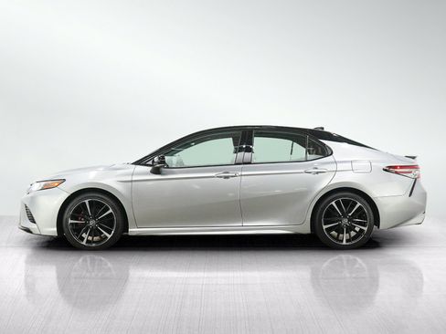 Used 2019 Toyota Camry XSE FWD image 2