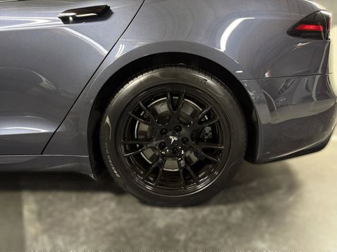 Used 2022 Tesla Model S Plaid image 22