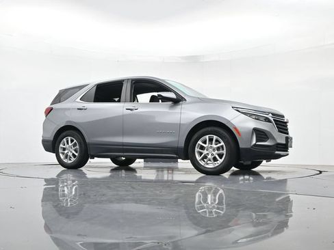 Used 2024 Chevrolet Equinox LT FWD image 36